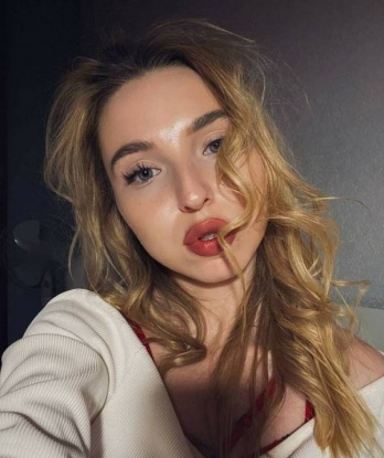 Евгения, 22 года, 2 размер груди